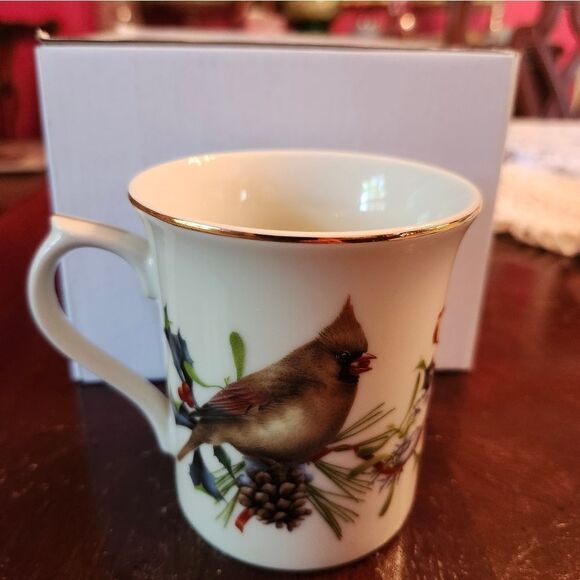 NWT Lenox Set Of Two "Winter Birds"  Porcelain Mugs w/24K Gold Trim Ret. $156 - Picture 9 of 11